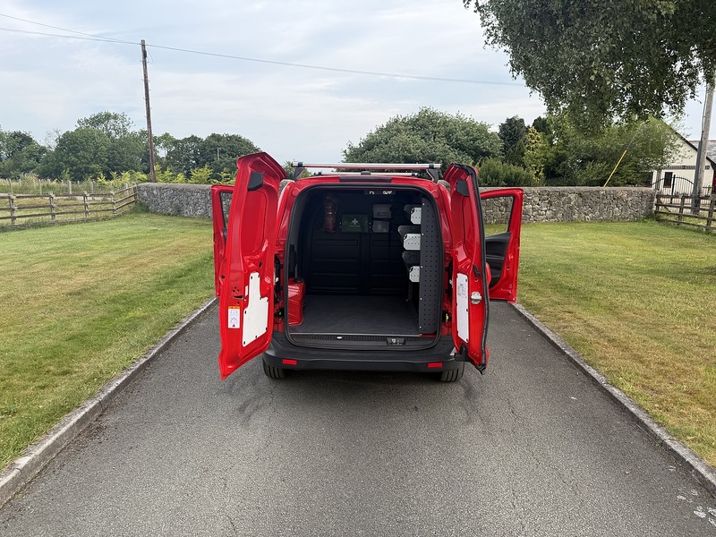 Ford Transit Courier TDCi - U110