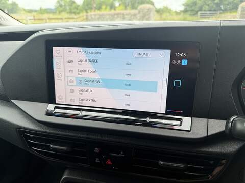 Volkswagen Caddy TDI C20 Commerce Pro 4motion - U114