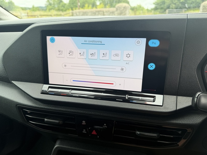 Volkswagen Caddy TDI C20 Commerce Pro 4motion - U114