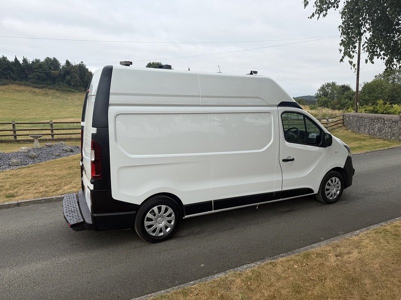 Vauxhall Vivaro CDTi 2900 BiTurbo ecoTEC - U122