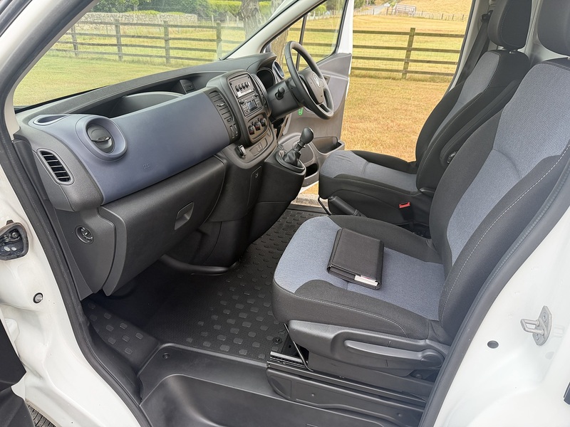 Vauxhall Vivaro CDTi 2900 BiTurbo ecoTEC - U122