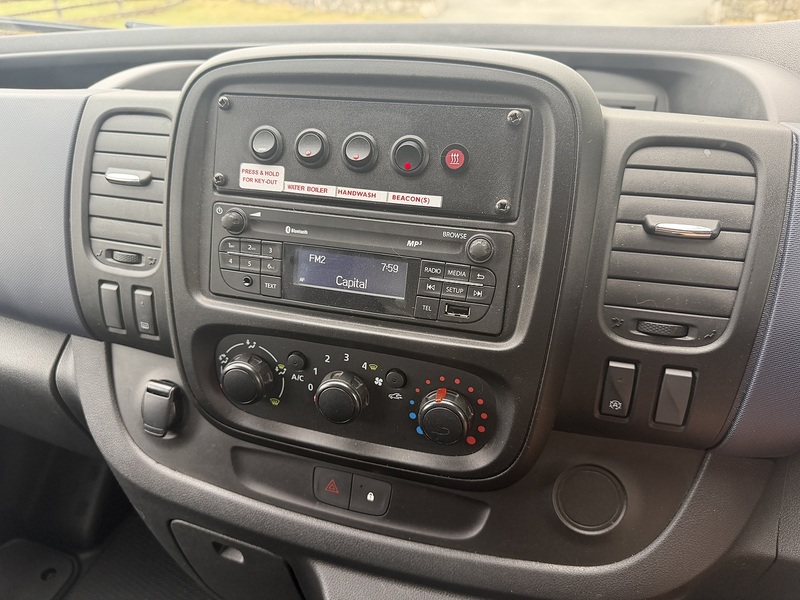 Vauxhall Vivaro CDTi 2900 BiTurbo ecoTEC - U122