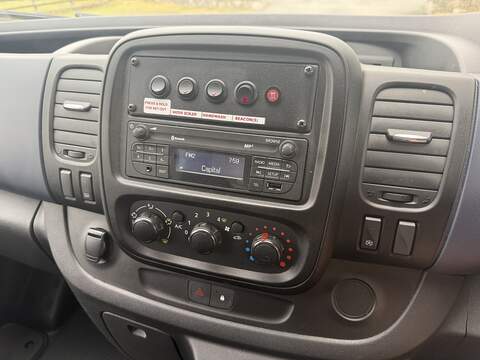 Vauxhall Vivaro CDTi 2900 BiTurbo ecoTEC - U122