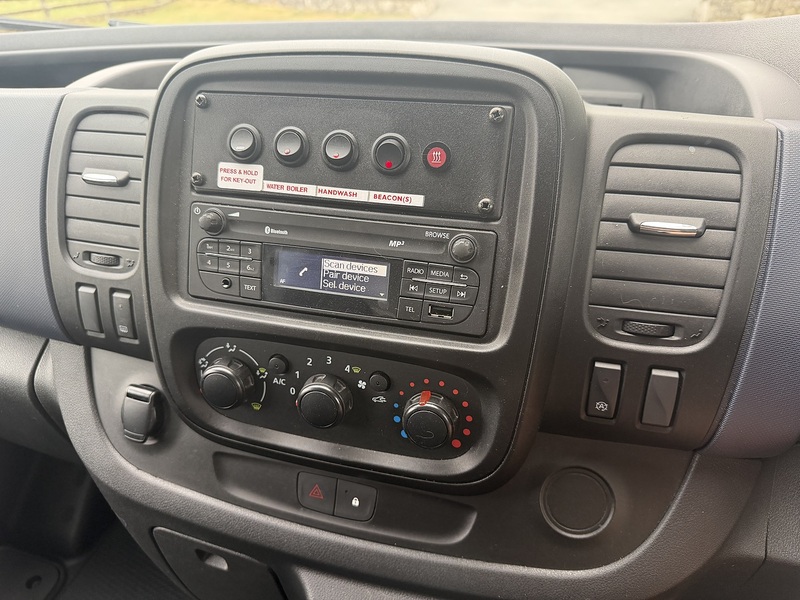 Vauxhall Vivaro CDTi 2900 BiTurbo ecoTEC - U122