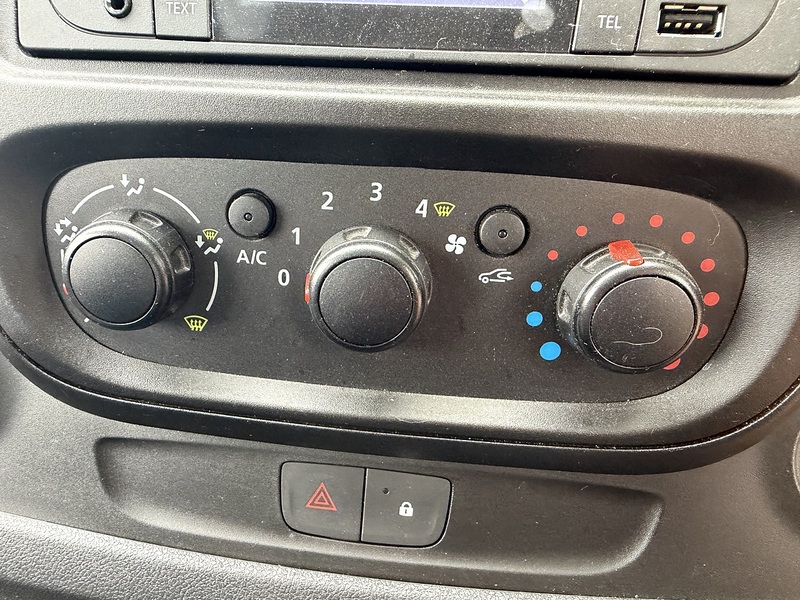 Vauxhall Vivaro CDTi 2900 BiTurbo ecoTEC - U122