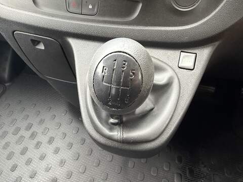 Vauxhall Vivaro CDTi 2900 BiTurbo ecoTEC - U122