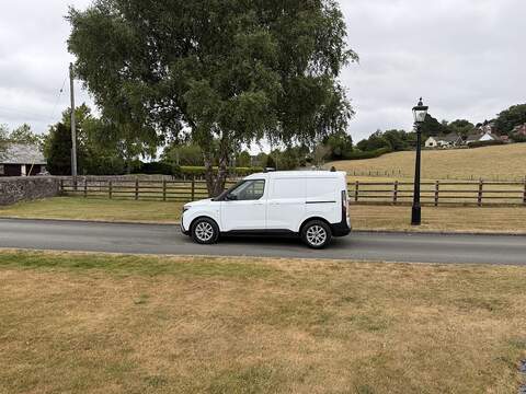 Ford Transit Courier EcoBoost Limited - U124