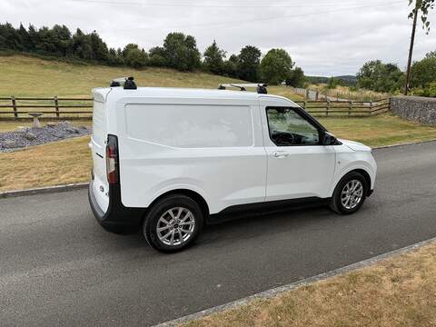 Ford Transit Courier EcoBoost Limited - U124