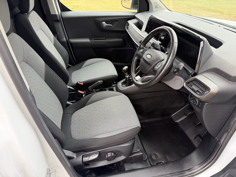 Ford Transit Courier EcoBoost Limited - U124