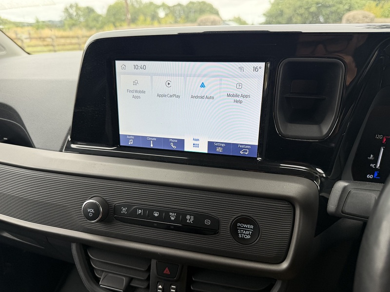 Ford Transit Courier EcoBoost Limited - U124