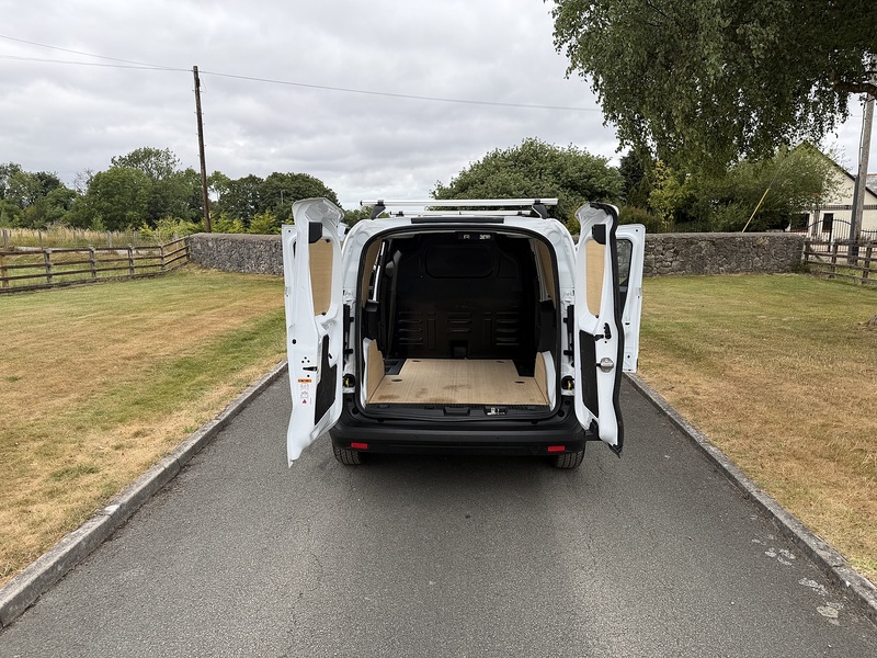 Ford Transit Courier EcoBoost Limited - U124