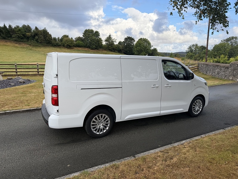 Vauxhall Vivaro Turbo D 2900 Pro - U128