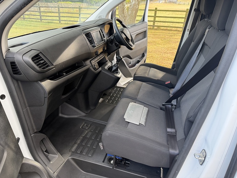 Vauxhall Vivaro Turbo D 2900 Pro - U128