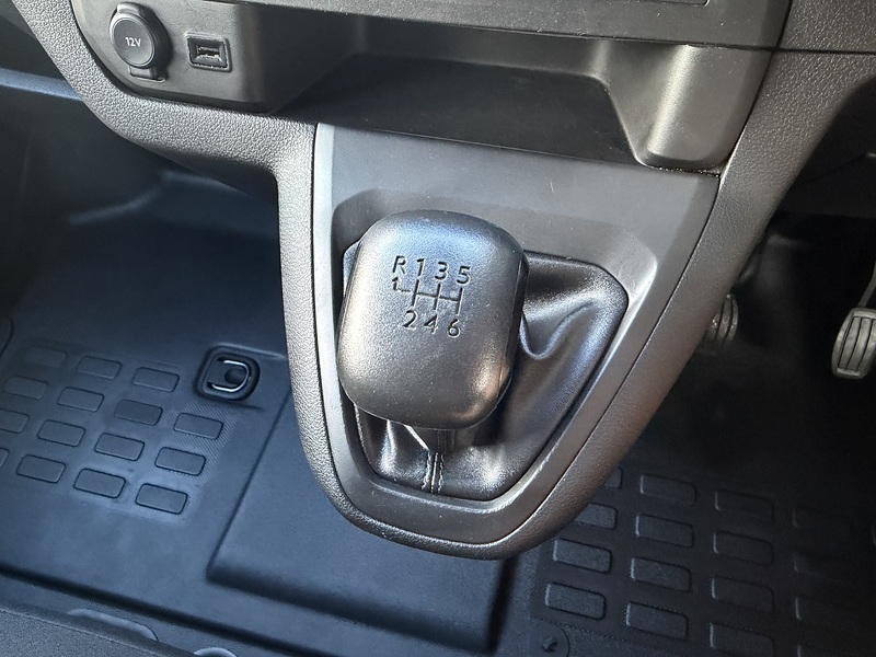Vauxhall Vivaro Turbo D 2900 Pro - U128