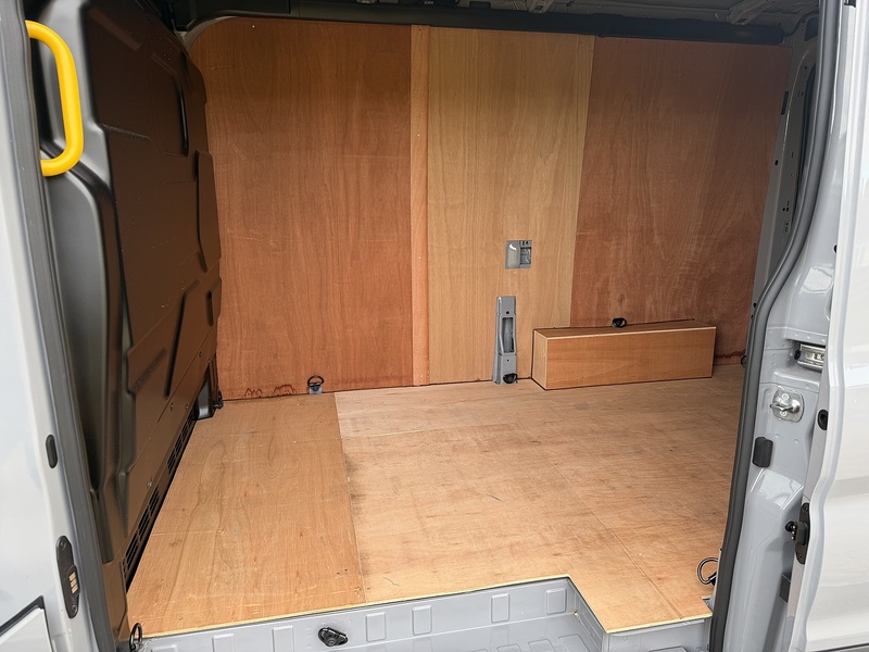Ford E-Transit 350 Leader - U133