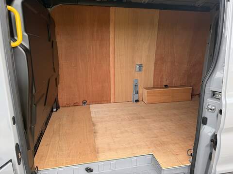 Ford E-Transit 350 Leader - U133