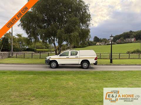 Toyota Hilux 2.4 D-4D Icon Pickup Double Cab 4dr Diesel Auto 4WD Euro 6 (s/s) (150 ps)