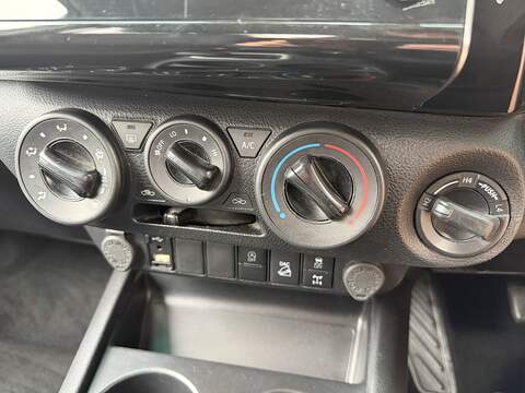 Toyota Hilux D-4D Icon - U19