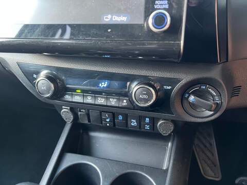Toyota Hilux D-4D Invincible - U20