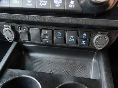 Toyota Hilux D-4D Invincible - U20