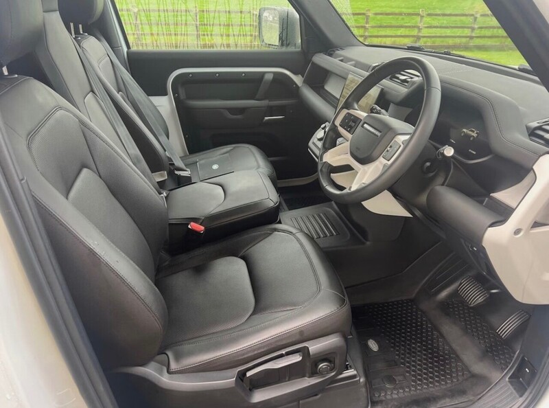 Land Rover Defender 90 D250 MHEV S - U21