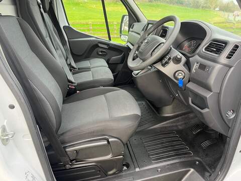 Nissan Interstar dCi 35 Tekna - U25