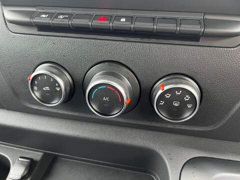 Nissan Interstar dCi 35 Tekna - U25