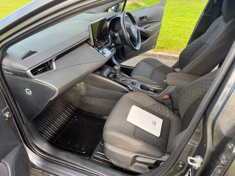 Toyota Corolla VVT-h - U26