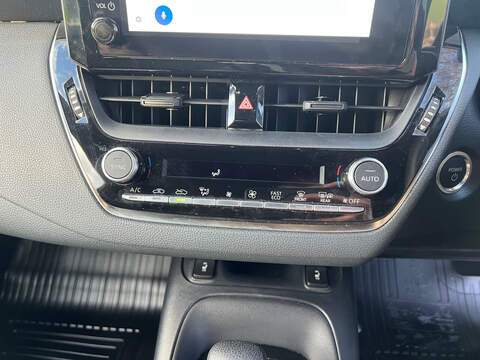 Toyota Corolla VVT-h - U26
