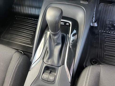 Toyota Corolla VVT-h - U26