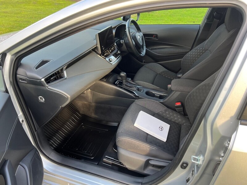 Toyota Corolla VVT-h - U27