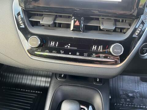 Toyota Corolla VVT-h - U27
