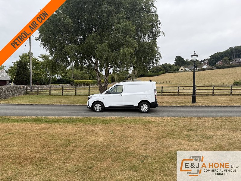 Ford Transit Courier EcoBoost Leader - U30