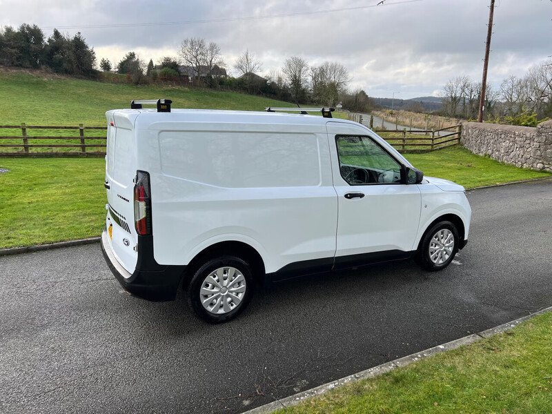 Ford Transit Courier EcoBoost Leader - U30