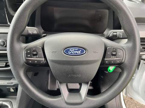 Ford Transit Courier EcoBoost Leader - U30