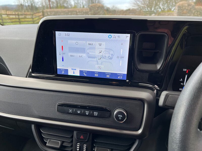 Ford Transit Courier EcoBoost Leader - U30
