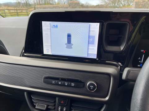 Ford Transit Courier EcoBoost Leader - U30
