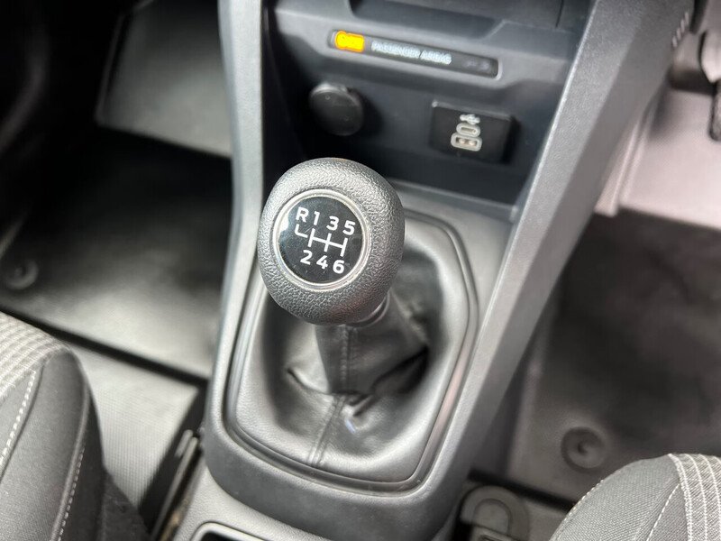 Ford Transit Courier EcoBoost Leader - U30