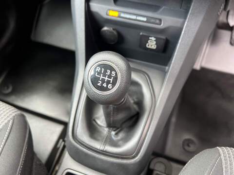 Ford Transit Courier EcoBoost Leader - U30