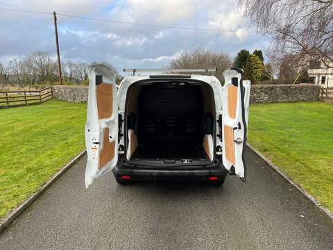 Ford Transit Courier EcoBoost Leader - U30