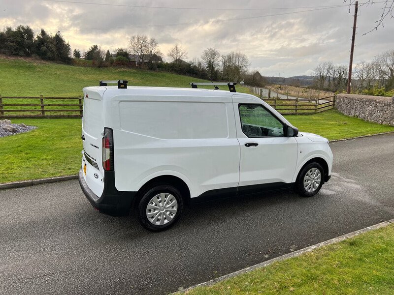 Ford Transit Courier EcoBoost Leader - U31