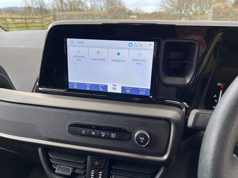 Ford Transit Courier EcoBoost Leader - U31