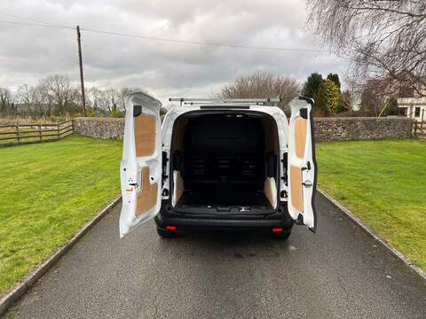 Ford Transit Courier EcoBoost Leader - U31