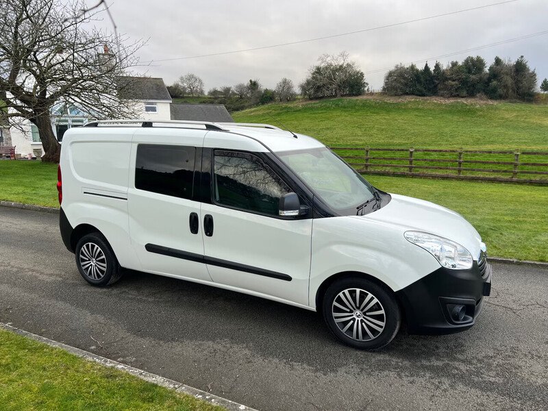 Vauxhall Combo 2300 L2h1 Cdti - U38