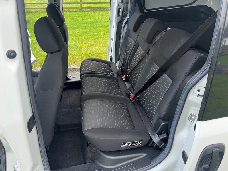 Vauxhall Combo 2300 L2h1 Cdti - U38