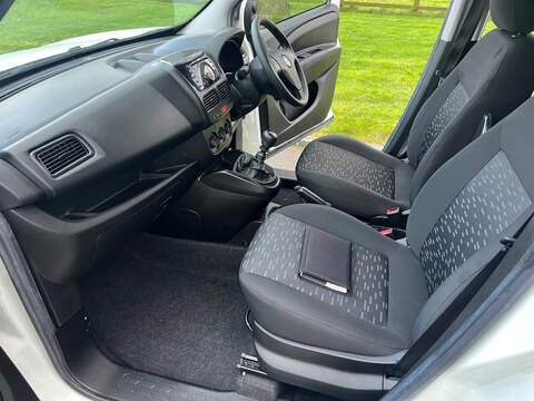 Vauxhall Combo 2300 L2h1 Cdti - U38