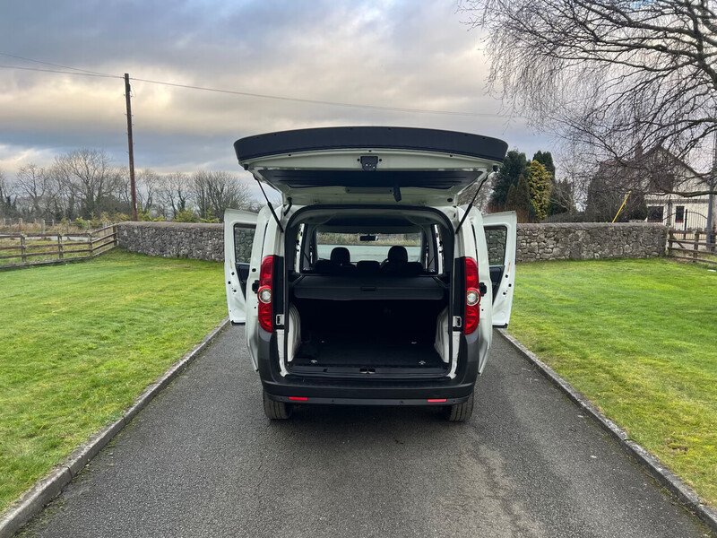 Vauxhall Combo 2300 L2h1 Cdti - U38