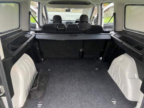 Vauxhall Combo 2300 L2h1 Cdti - U38