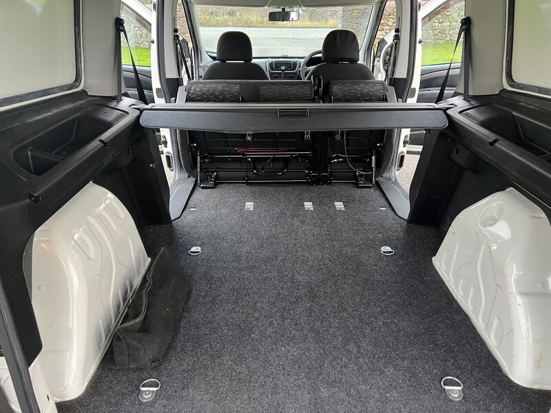 Vauxhall Combo 2300 L2h1 Cdti - U38
