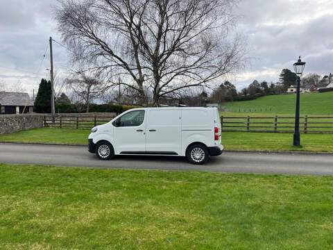 Toyota ProAce Icon - U44